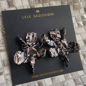 Lele Sadoughi Small Paper Lily Earrings in Maple